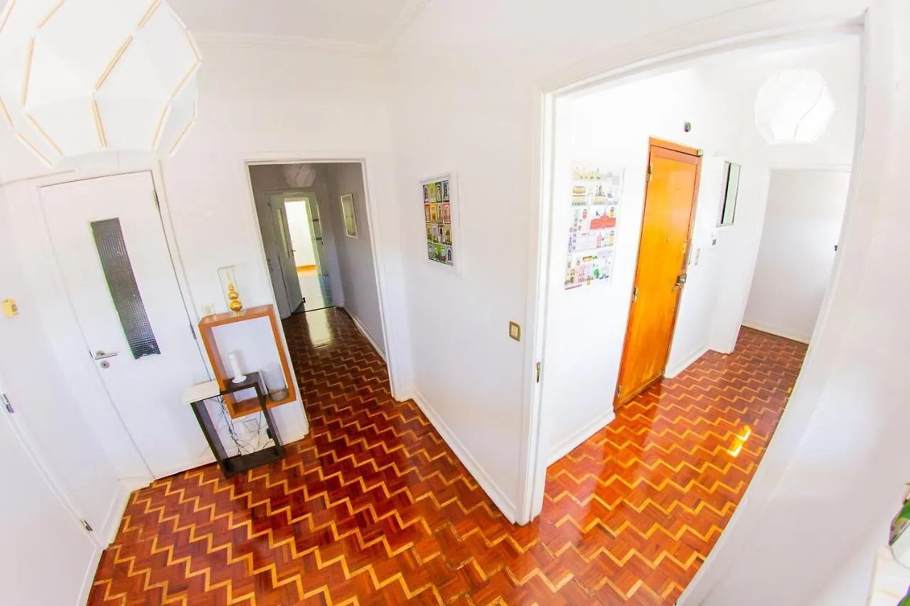 Lar Dois Coracoes Hostel Alges
