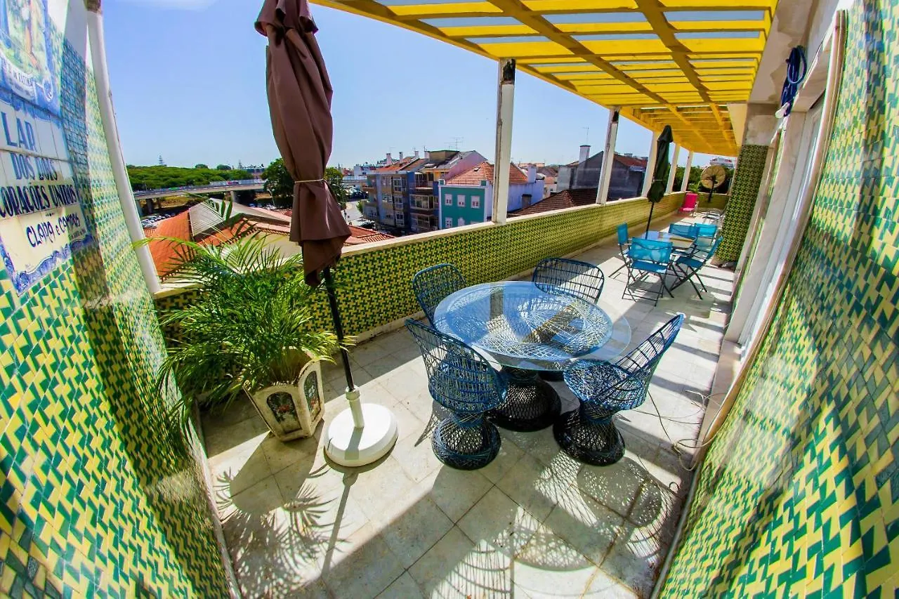 Lar Dois Coracoes Hostel Alges
